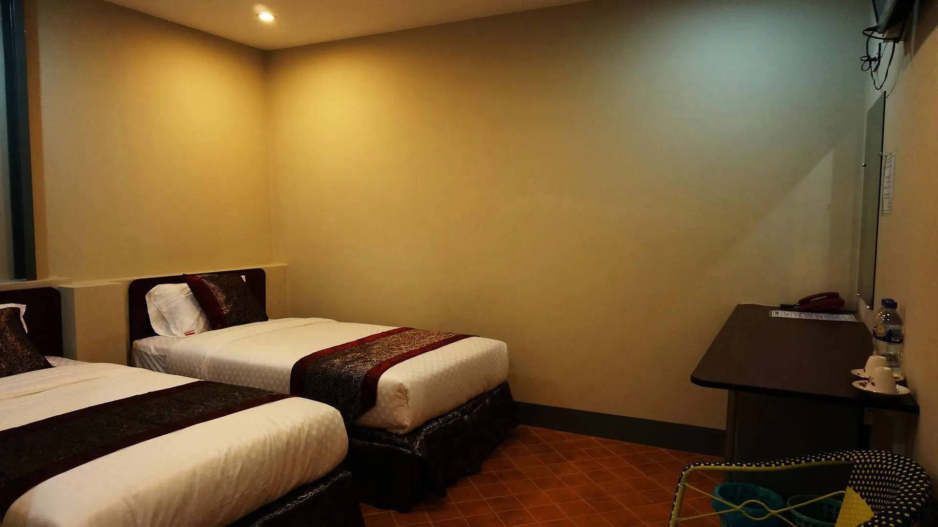 Akt Hotel Yangon 3*,